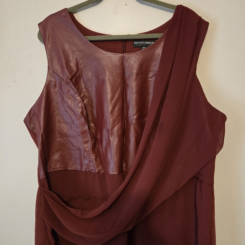Brooke Shields Timeless sleeveless top size 26